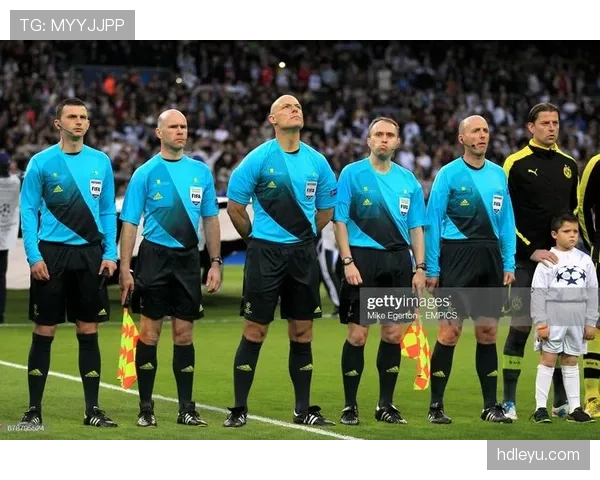 英超传奇中场马克·诺布尔宣布退役，辉煌生涯正式落幕