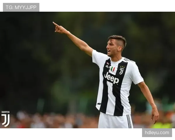 本坦库尔防守拦截能力突出,表现稳健 本坦库尔防守拦截能力突出,表现稳健