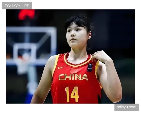 李月汝家里到底藏了多少衣服柜？球场上那个安静大长腿反差太大了吧！