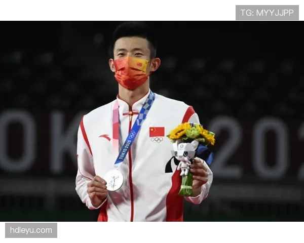 谌龙晚上隔壁老王烧烤那叫一个任性，赛场上瘦削战神，这生活差得也太震撼了吧